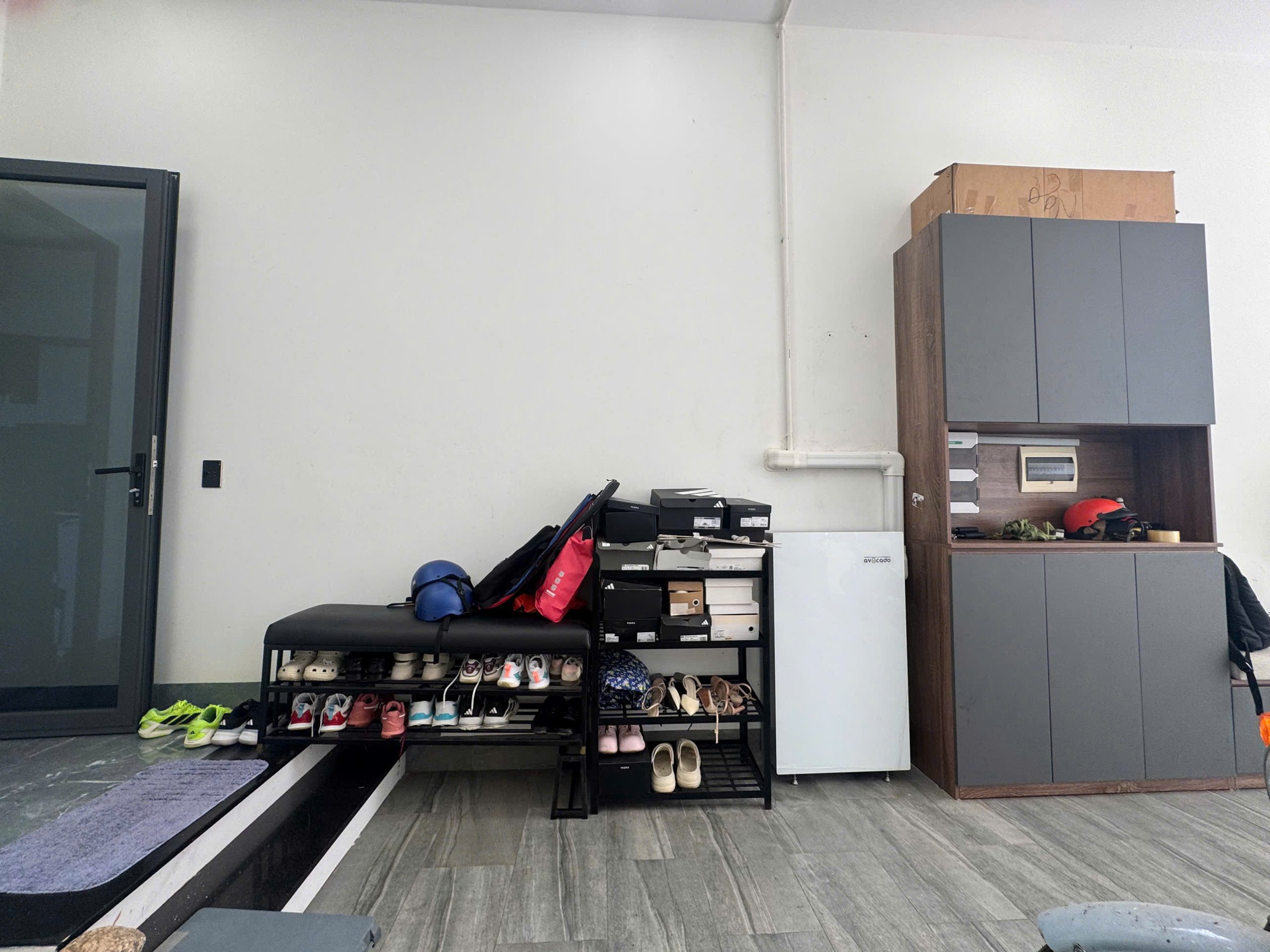 Lắp Đặt Điện Năng Lượng Mặt Trời: Đừng Bỏ Qua Trunking Việt Tiến Giải Pháp Che Chắn Và Quản Lý Dây Điện 74 scaled